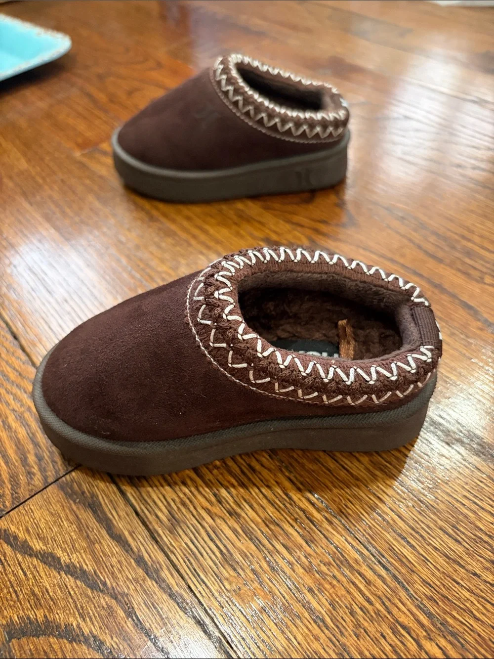 Hurley Kids Modi Slippers Size 7 Toddler - Chocolate Brown - NWOT! 7T shoes shoe
